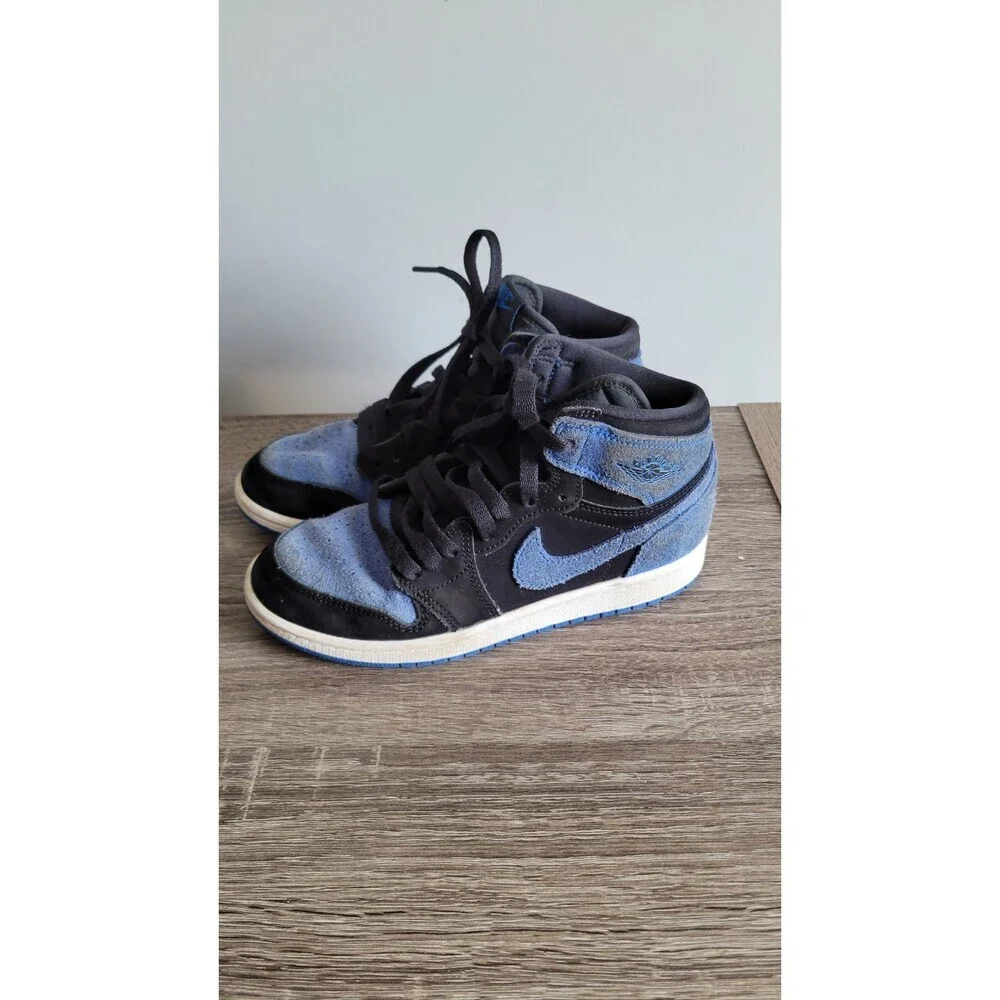 Nike Air Jordan 1 Retro High OG Shoes Suede FD1413 042 Youth Kid Sz 3Y
